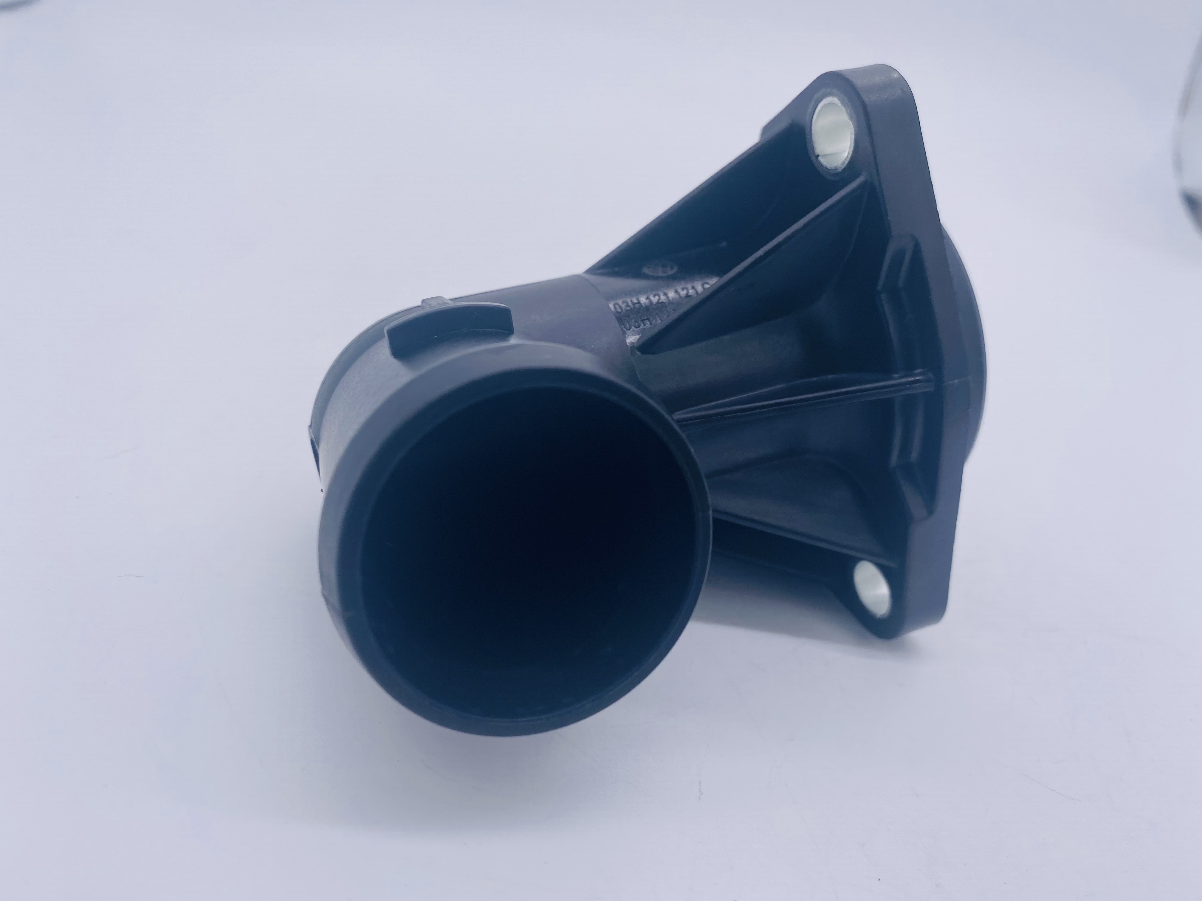 03H 121 117A, 03H 121 111A, 03H 121 117B Engine Coolant Thermostat Housing Assembly for VW AUDI 