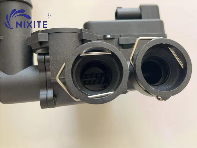 2118320584 Heater Valve for MERCEDES-BENZ