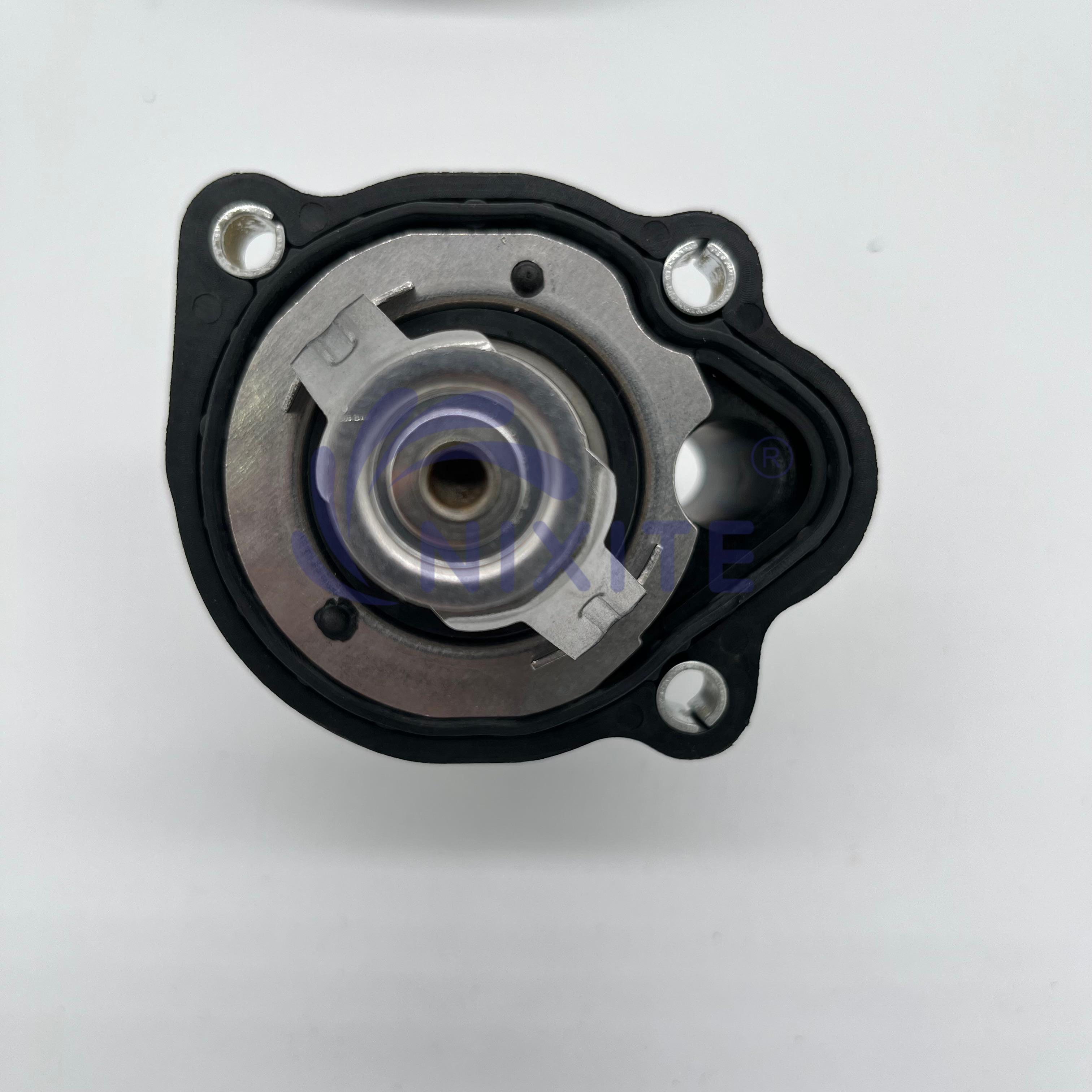 902-733, 1374191, 1462483, 1475495, 1306010-37K, 3M4G-8575A-C Engine Coolant Thermostat Housing Assembly