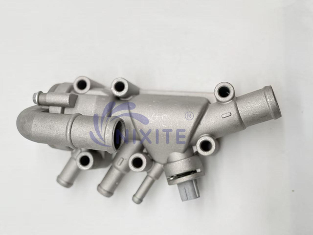 WF209105, 2S6G-8A586-D1C, M2S6G-8A586-D1C, M2S6G-8A586-D2C, 2S65-8C607-EB Engine Coolant Aluminium Thermostat Housing Assembly
