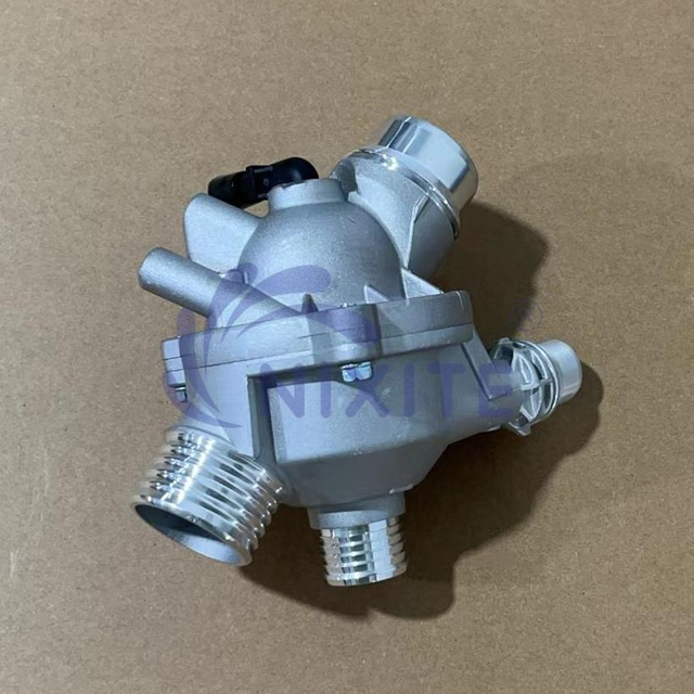 11537549476, 11537544788, 1153 7 536 655 Engine Coolant Thermostat Housing Assembly Aluminium