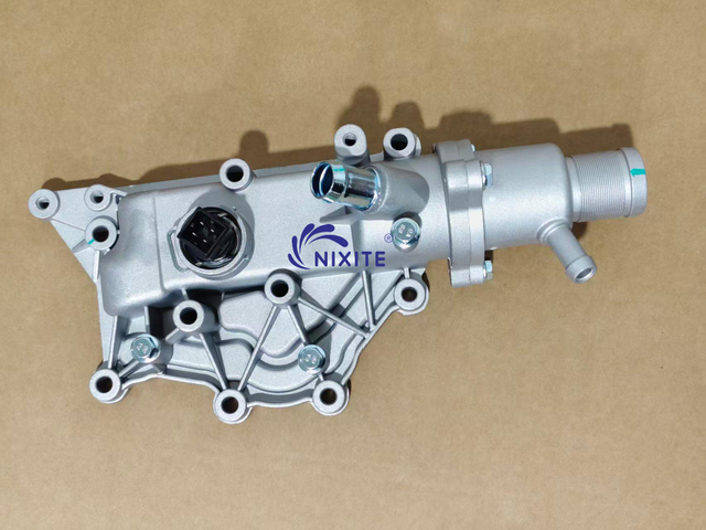82 00 561 426, 82 00 023 915 Engine Coolant Thermostat Housing Assembly for DACIA RENAULT