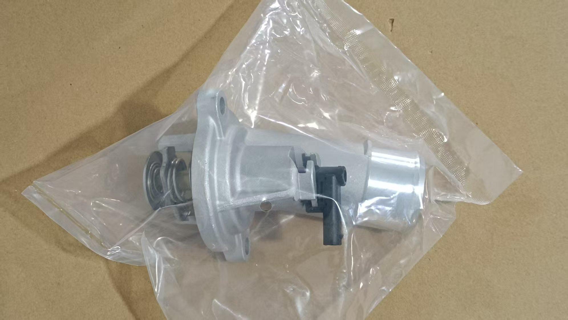 902-3045, 4893177AB, 4893177AC Engine Coolant Thermostat Housing Assembly