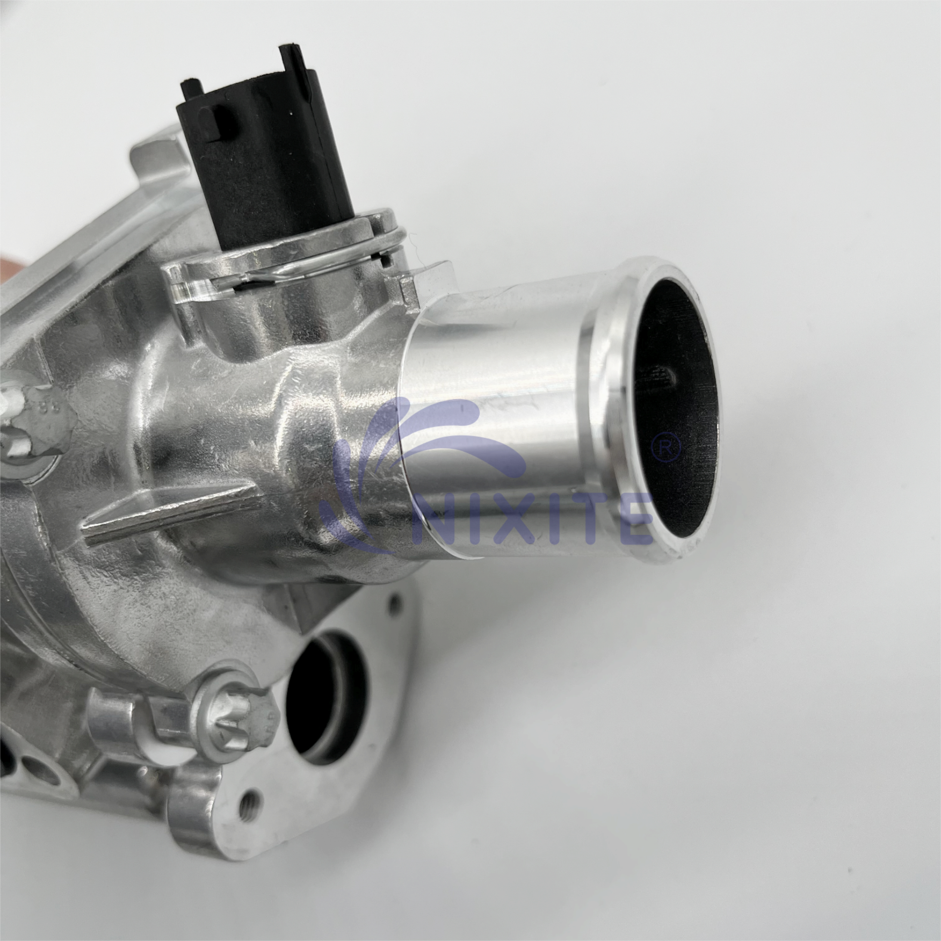 71770832, 71744389, 25199824 Engine Coolant Thermostat Housing Assembly for GM